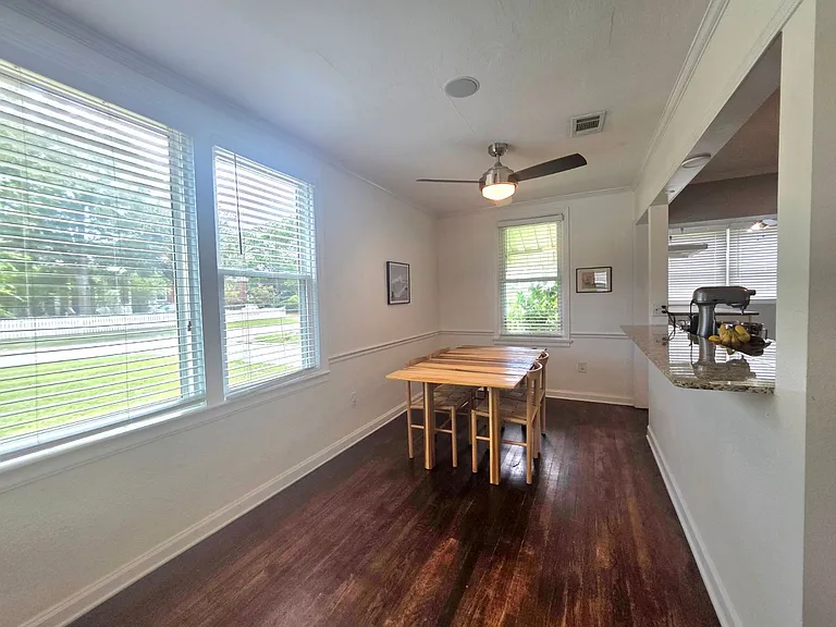 1010 E Maxwell St — Photo 5