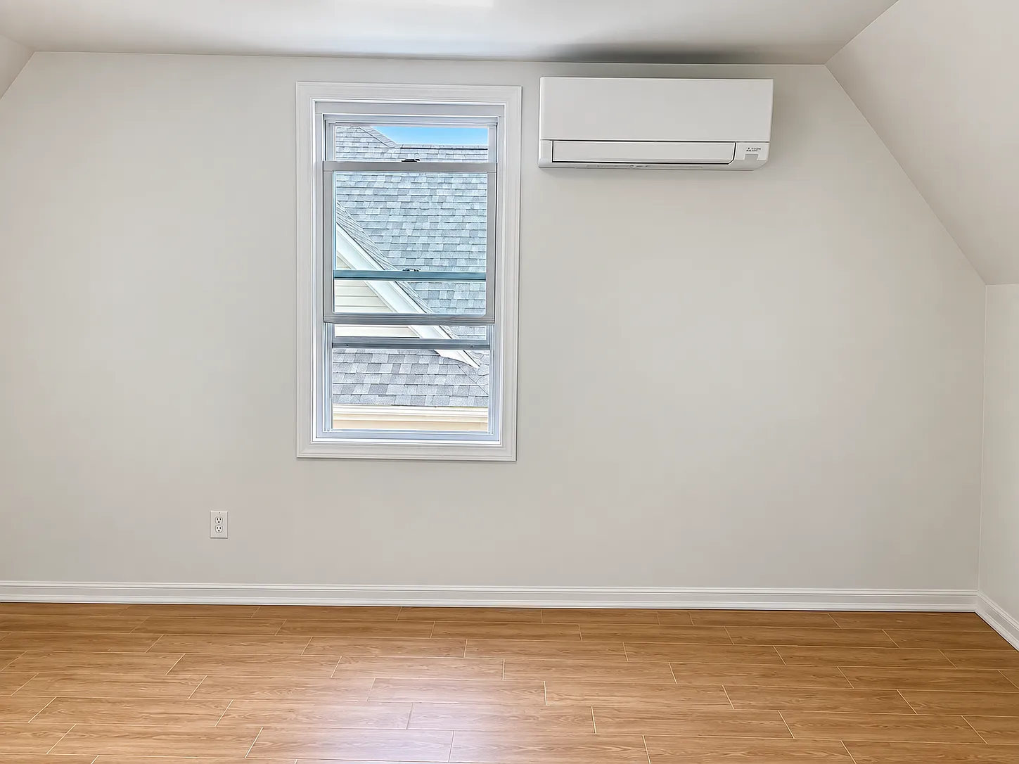 589 East 2nd Street — Photo 4