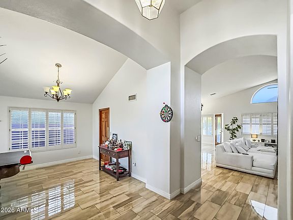 4th image of 2931 E FRIESS Drive