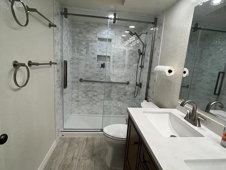 7825 Seaglen Dr — Photo 36
