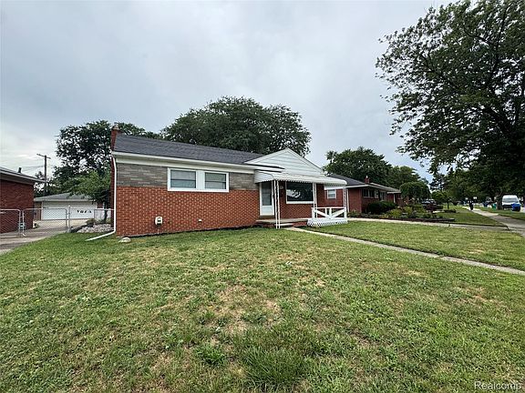 3rd image of 24895 Beck Ave