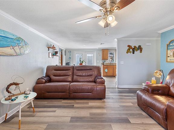 3rd image of 4162 Alafia Blvd