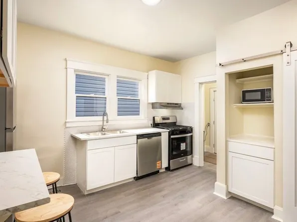 811 7th St, Charleston, WV 25302