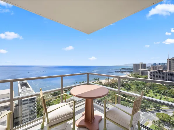223 Saratoga Rd #2709, Honolulu, HI 96815