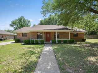 722 Enfield Dr, Rockdale, TX 76567