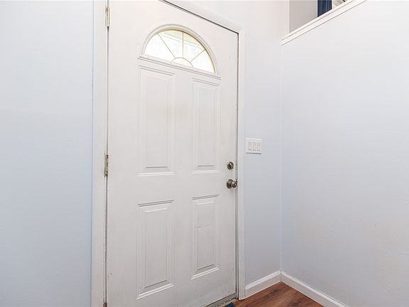 4th image of 4730 Whitewood Ct
