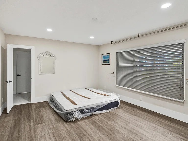 343 Layne Blvd — Photo 8
