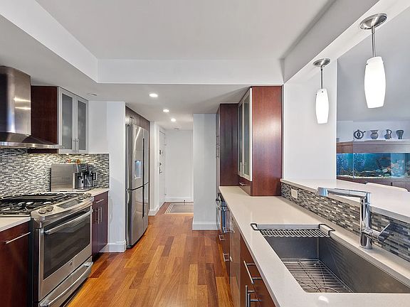 4th image of 330 E 49th St APT 12E