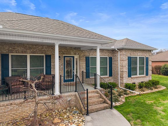 3rd image of 1410 River Run Cir