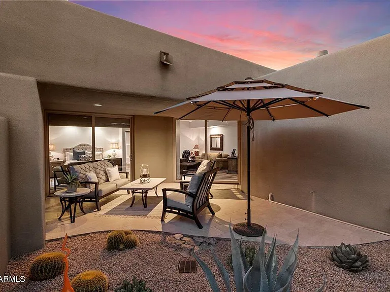 10015 E Graythorn Dr — Photo 4