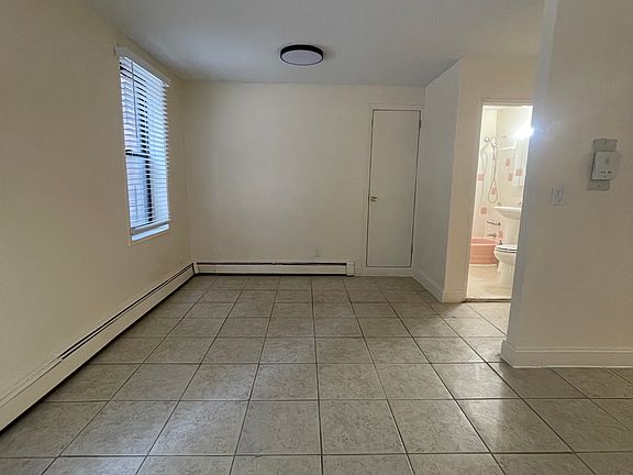 4th image of 800 Victory Blvd APT 1S