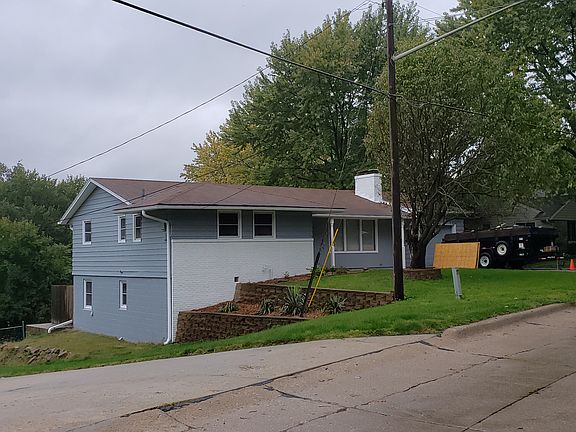 2nd image of 1208 Bellevue Blvd N