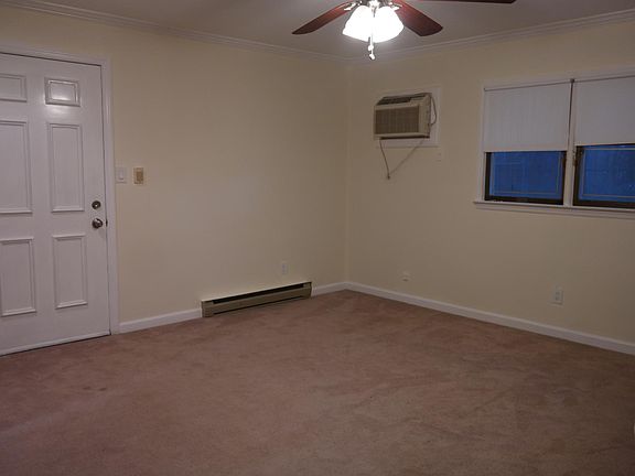 3rd image of 2566 Iris Ln