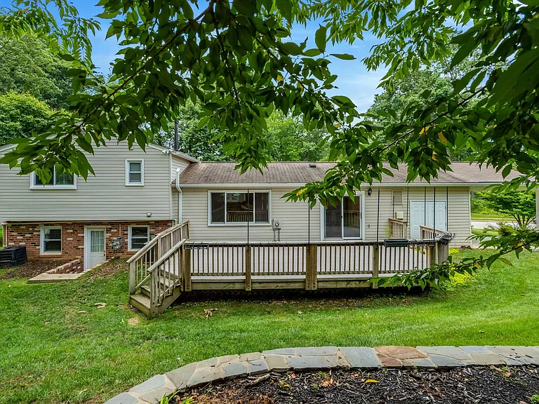 6717 Reynard Dr — Photo 55