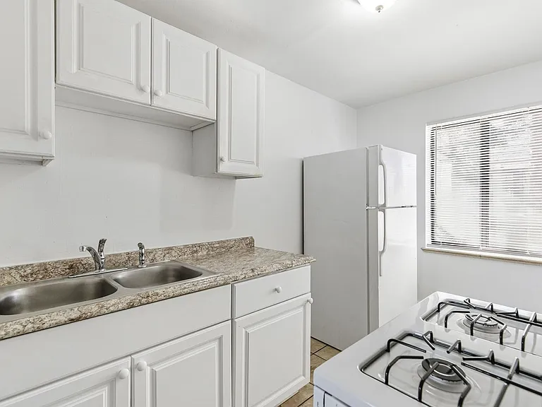 1467 Joliet St #4 — Photo 2