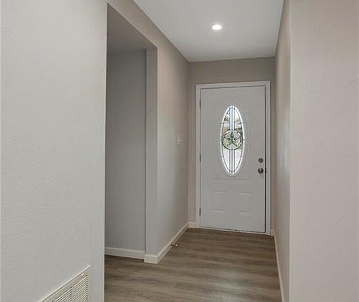5th image of 6305 Craigwood Cir