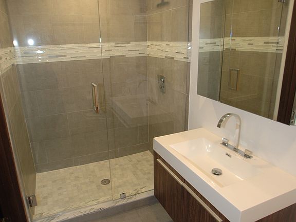3rd image of 4330 N Meridian Ave