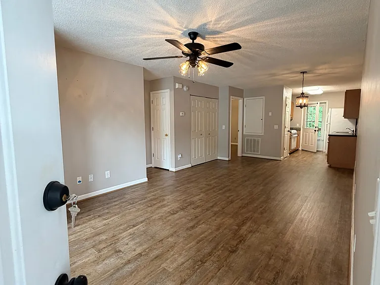 418 Westbrook Ct — Photo 5