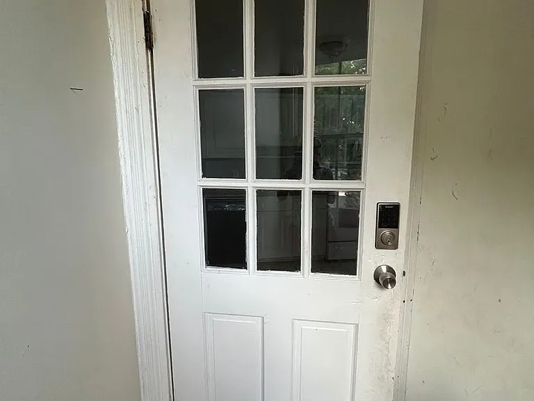 1114 Lincoln St — Photo 3