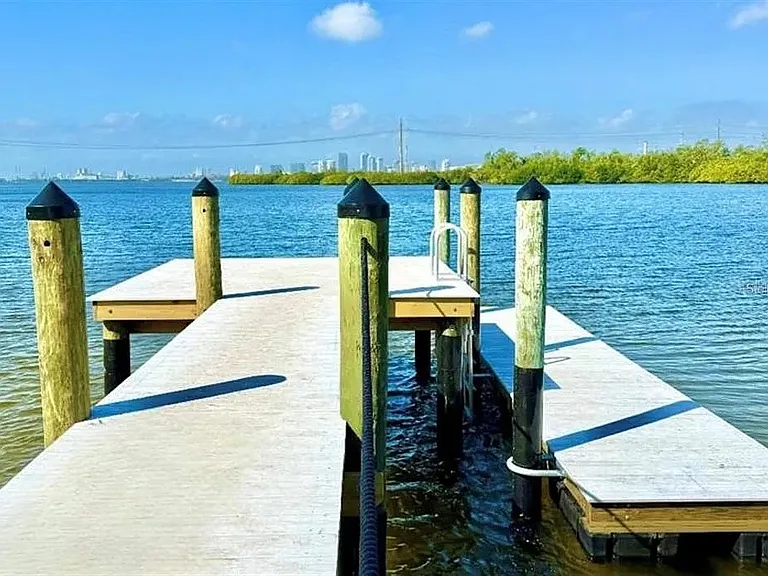 Pier is close to property and has a walking path
