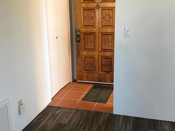 4th image of 808 S Langley Ave