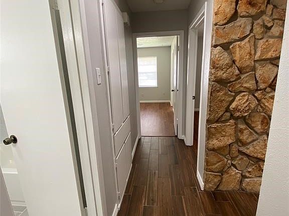 4th image of 717 Greencove Dr