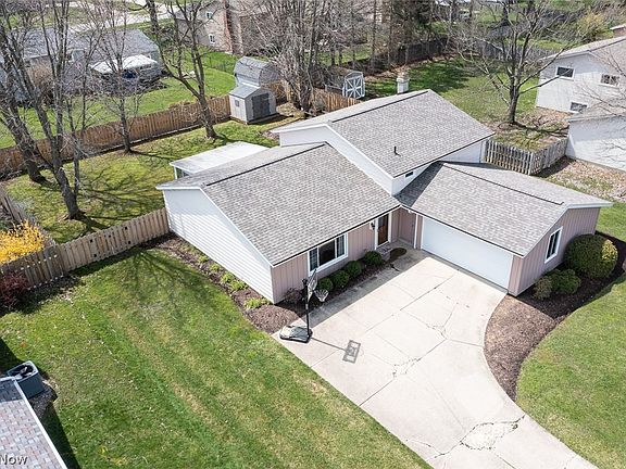 4th image of 20693 Pineview Cir