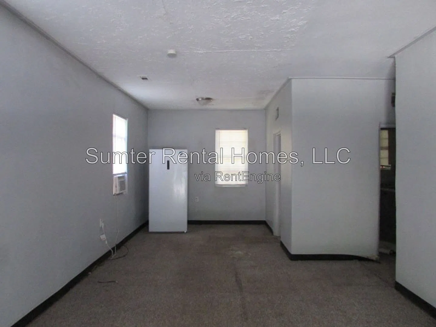 3 bed, 1.0 bath, 990 sqft, $1,100 — Photo 2