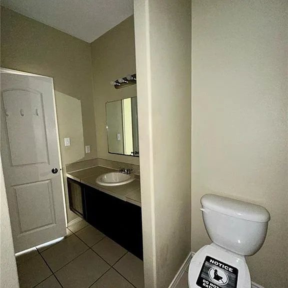 2010 Miroslava Ave #12 — Photo 14