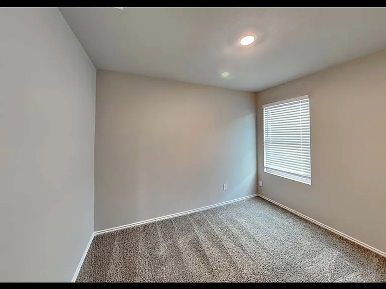 1408 Meadowlark Dr — Photo 6
