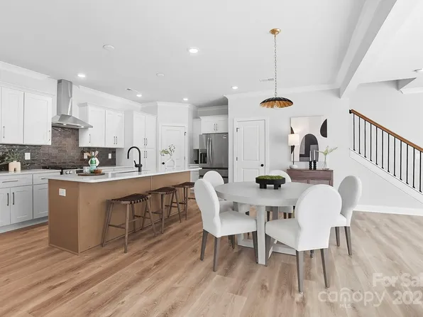 432 W Cama St, Charlotte, NC 28217