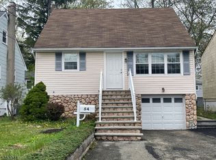 54 Pawnee Ave, Lake Hiawatha, NJ 07034