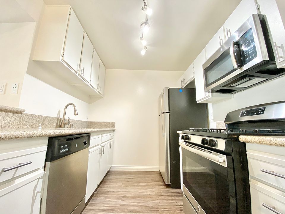 1st image of 1725 Grismer Ave #302A