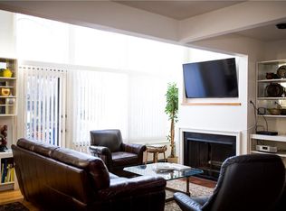 421 Bellevue Ave APT 2C, Newport, RI 02840