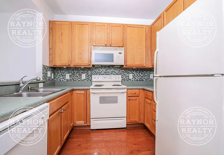 508 Person St #303 — Photo 2
