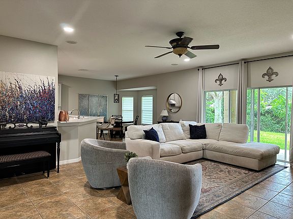 4th image of 2580 Azzurra Ln