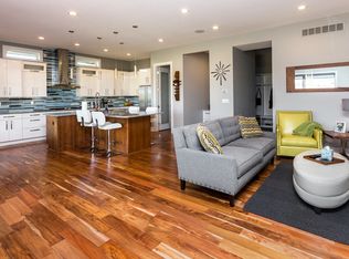 16110 Dellwood Dr, Urbandale, IA 50323
