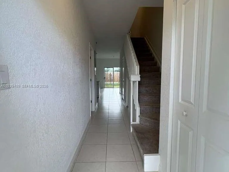2-29240 SW 163rd Ct #2-29240 — Photo 4