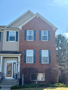 487 Town Center Blvd, Gilberts, IL, 60136