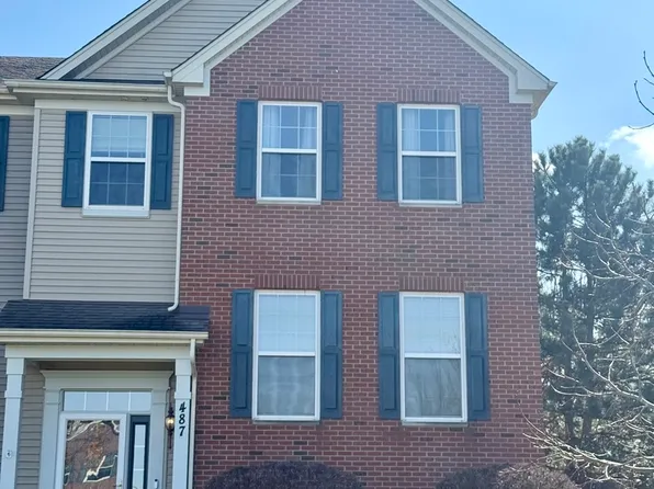 487 Town Center Blvd, Gilberts, IL 60136