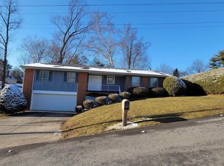 1621 Clifton Rd, Fairmont, WV 26554