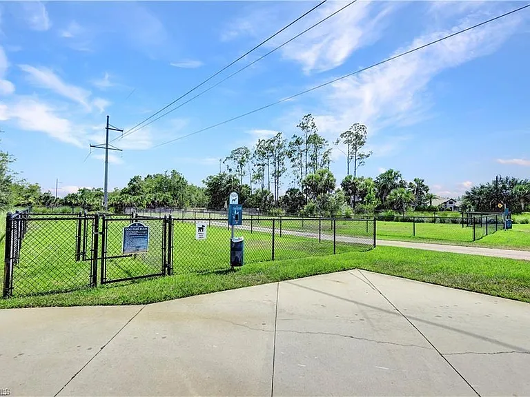 7103 Lily Way — Photo 35