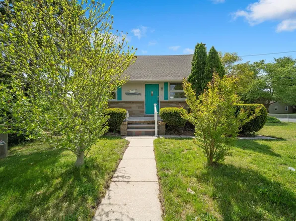 132 Shore Rd, Somers Point, NJ 08244