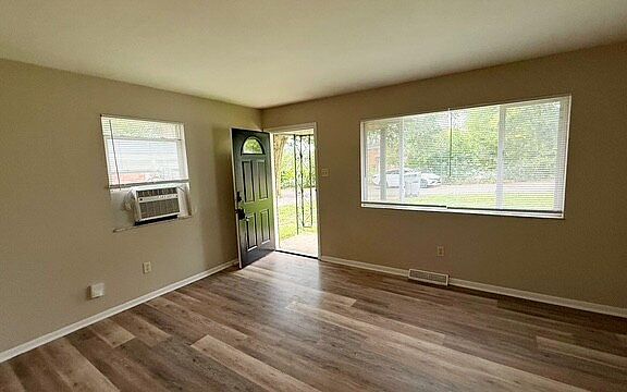2nd image of 4641 Crestview Ave