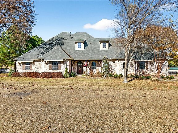 3rd image of 113 Adison Ln