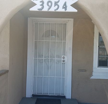 3rd image of 3954 Franklin Blvd
