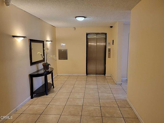 3rd image of 5339 Newcastle Ave Unit 303