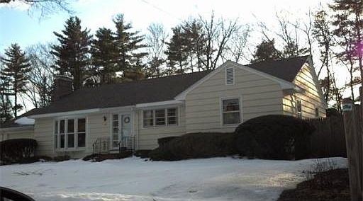 2nd image of 32 Woodlawn Ave