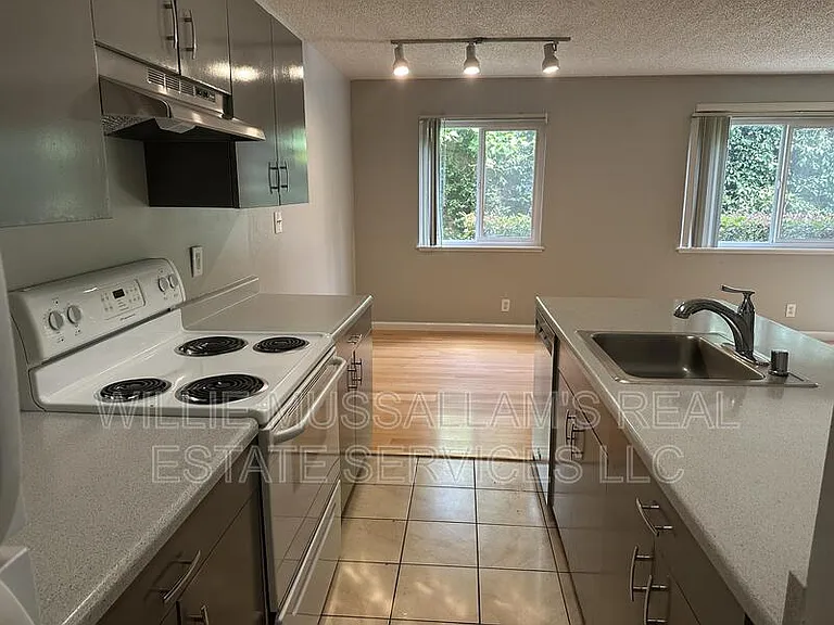 2505 Prescott Rd — Photo 6