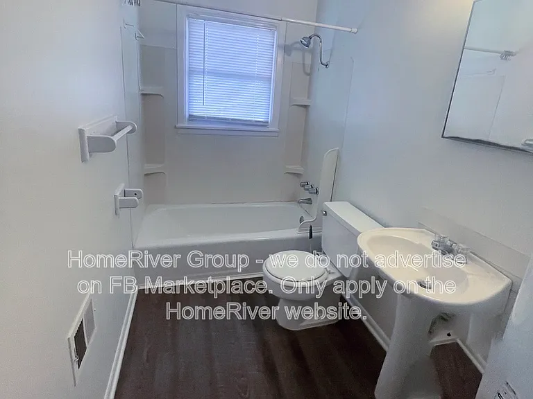 110 SW 10th St #4 — Photo 7